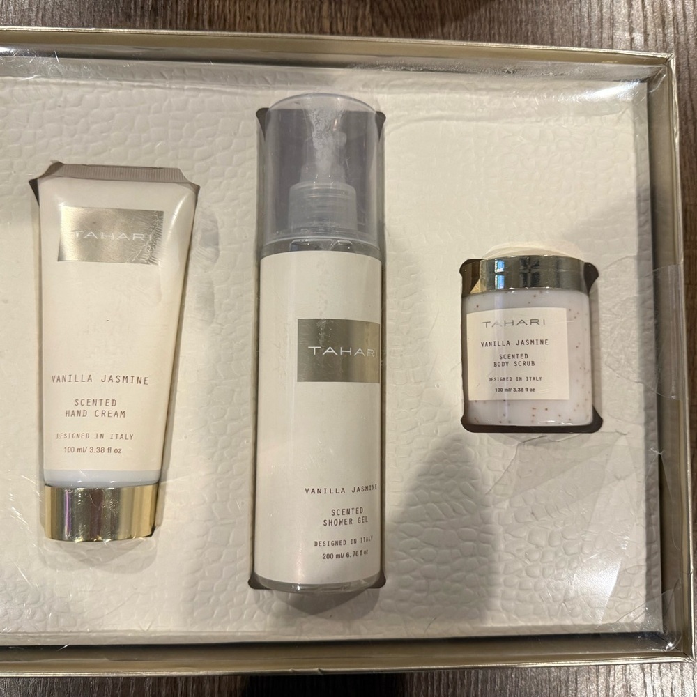 Tahari Vanilla Jasmine Skincare Trio - White and Silver